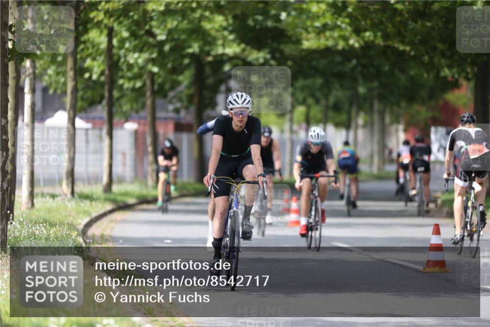 10.08.2025 - GEWOBA Citytriathlon Bremen Yannick Fuchs http://msf.ph/oto/8542717 10.08.2025 12:48:59 Radfahren 578, 621, 641, 649, 655, 682, 788, 863, 932, 950, 1010, 1027 meine-sportfotos.de