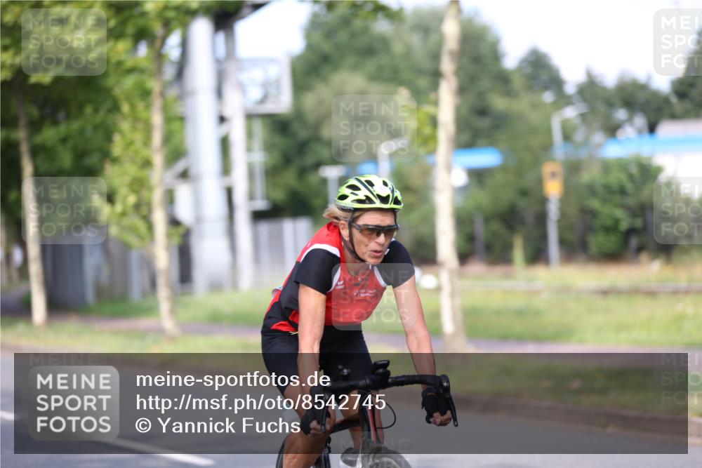 10.08.2025 - GEWOBA Citytriathlon Bremen Yannick Fuchs http://msf.ph/oto/8542745 10.08.2025 10:42:05 Radfahren 41, 131, 177, 223 meine-sportfotos.de