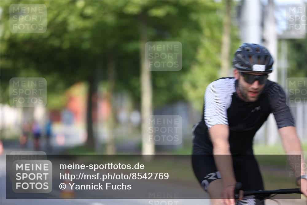 10.08.2025 - GEWOBA Citytriathlon Bremen Yannick Fuchs http://msf.ph/oto/8542769 10.08.2025 10:42:16 Radfahren 25, 41, 131, 167, 189 meine-sportfotos.de