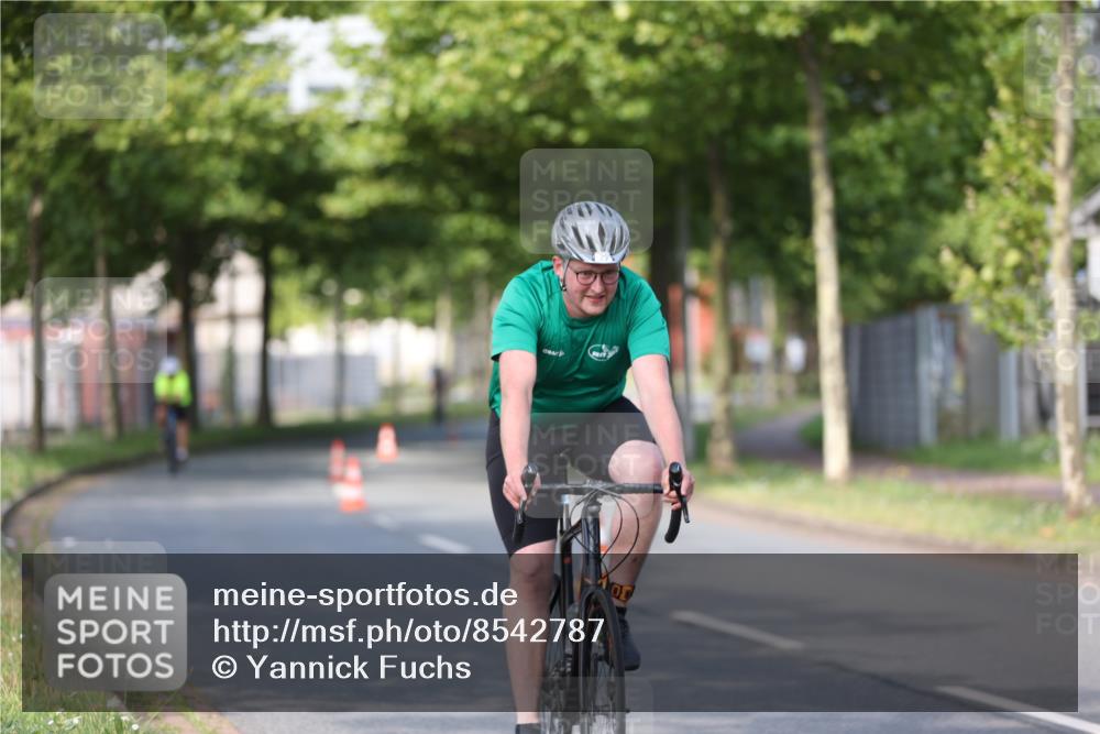 10.08.2025 - GEWOBA Citytriathlon Bremen Yannick Fuchs http://msf.ph/oto/8542787 10.08.2025 10:42:19 Radfahren 25, 89, 131, 167, 189 meine-sportfotos.de