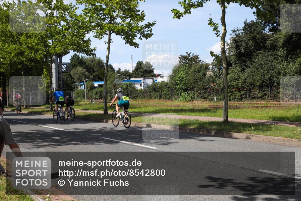 10.08.2025 - GEWOBA Citytriathlon Bremen Yannick Fuchs http://msf.ph/oto/8542800 10.08.2025 14:33:08 Radfahren 14, 37, 93, 122, 207, 357, 387, 473, 501 meine-sportfotos.de