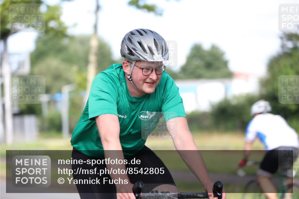 10.08.2025 - GEWOBA Citytriathlon Bremen Yannick Fuchs http://msf.ph/oto/8542805 10.08.2025 10:42:19 Radfahren 25, 89, 131, 167, 189 meine-sportfotos.de