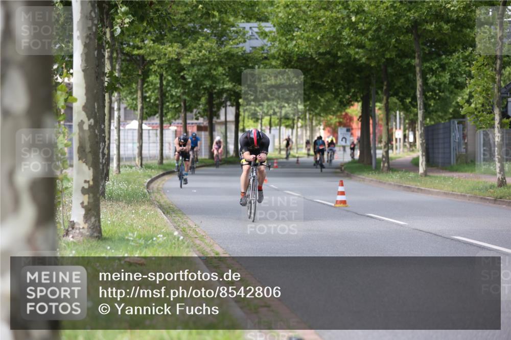 10.08.2025 - GEWOBA Citytriathlon Bremen Yannick Fuchs http://msf.ph/oto/8542806 10.08.2025 12:49:17 Radfahren 593, 774, 806, 840, 888, 942, 950, 1027 meine-sportfotos.de