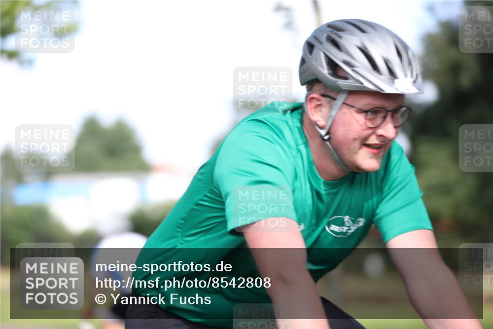 10.08.2025 - GEWOBA Citytriathlon Bremen Yannick Fuchs http://msf.ph/oto/8542808 10.08.2025 10:42:20 Radfahren 25, 89, 131, 167, 189 meine-sportfotos.de
