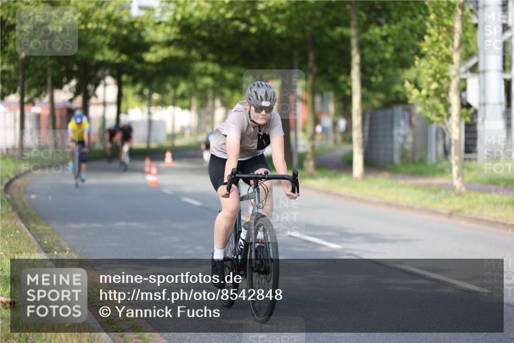 10.08.2025 - GEWOBA Citytriathlon Bremen Yannick Fuchs http://msf.ph/oto/8542848 10.08.2025 10:42:30 Radfahren 13, 17, 25, 89, 167, 175, 189, 199 meine-sportfotos.de