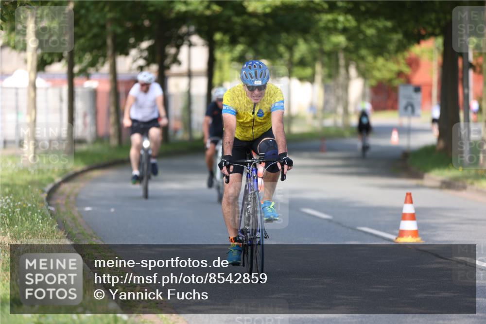 10.08.2025 - GEWOBA Citytriathlon Bremen Yannick Fuchs http://msf.ph/oto/8542859 10.08.2025 10:42:32 Radfahren 13, 17, 89, 167, 175, 189, 199 meine-sportfotos.de
