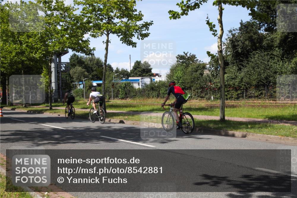 10.08.2025 - GEWOBA Citytriathlon Bremen Yannick Fuchs http://msf.ph/oto/8542881 10.08.2025 14:33:23 Radfahren 2, 74, 93, 138, 207, 440, 473, 518, 519 meine-sportfotos.de