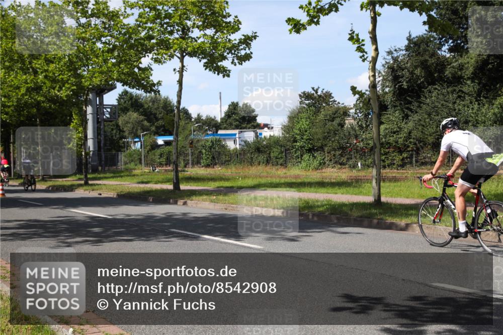 10.08.2025 - GEWOBA Citytriathlon Bremen Yannick Fuchs http://msf.ph/oto/8542908 10.08.2025 14:33:27 Radfahren 2, 74, 138, 207, 440, 514, 518, 519 meine-sportfotos.de