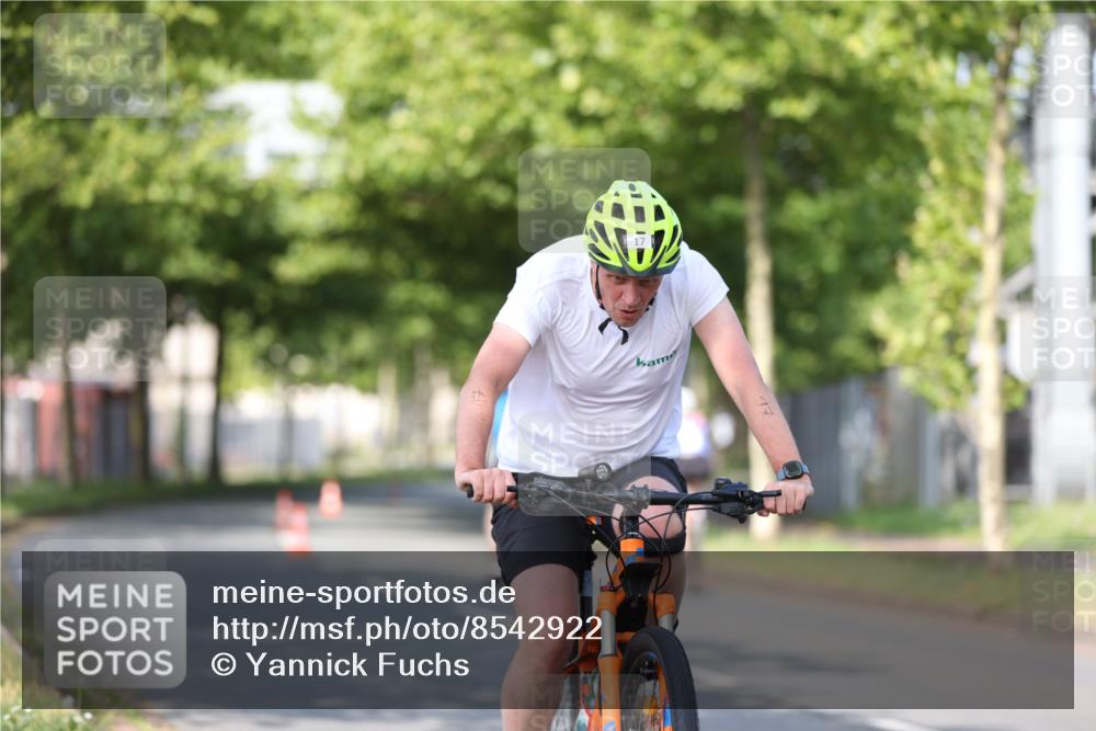 10.08.2025 - GEWOBA Citytriathlon Bremen Yannick Fuchs http://msf.ph/oto/8542922 10.08.2025 10:42:46 Radfahren 13, 17, 175, 199 meine-sportfotos.de