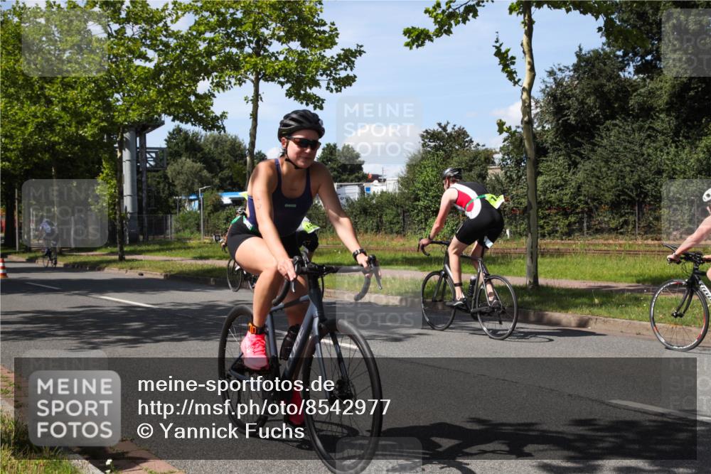 10.08.2025 - GEWOBA Citytriathlon Bremen Yannick Fuchs http://msf.ph/oto/8542977 10.08.2025 14:33:37 Radfahren 2, 25, 48, 74, 138, 440, 514, 519 meine-sportfotos.de