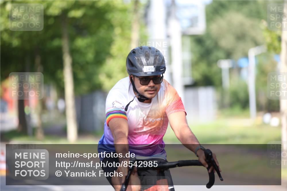 10.08.2025 - GEWOBA Citytriathlon Bremen Yannick Fuchs http://msf.ph/oto/8542985 10.08.2025 10:43:17 Radfahren 27, 51, 149, 361, 415 meine-sportfotos.de