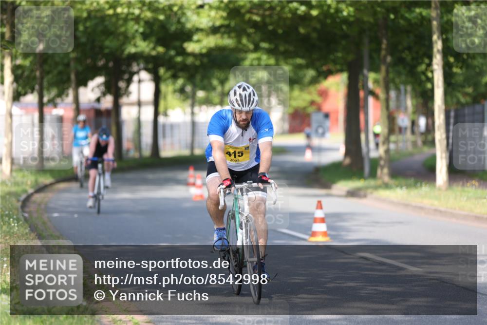 10.08.2025 - GEWOBA Citytriathlon Bremen Yannick Fuchs http://msf.ph/oto/8542998 10.08.2025 10:43:19 Radfahren 27, 51, 149, 361, 415 meine-sportfotos.de