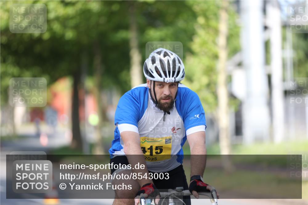 10.08.2025 - GEWOBA Citytriathlon Bremen Yannick Fuchs http://msf.ph/oto/8543003 10.08.2025 10:43:20 Radfahren 27, 51, 149, 361, 415, 422 meine-sportfotos.de