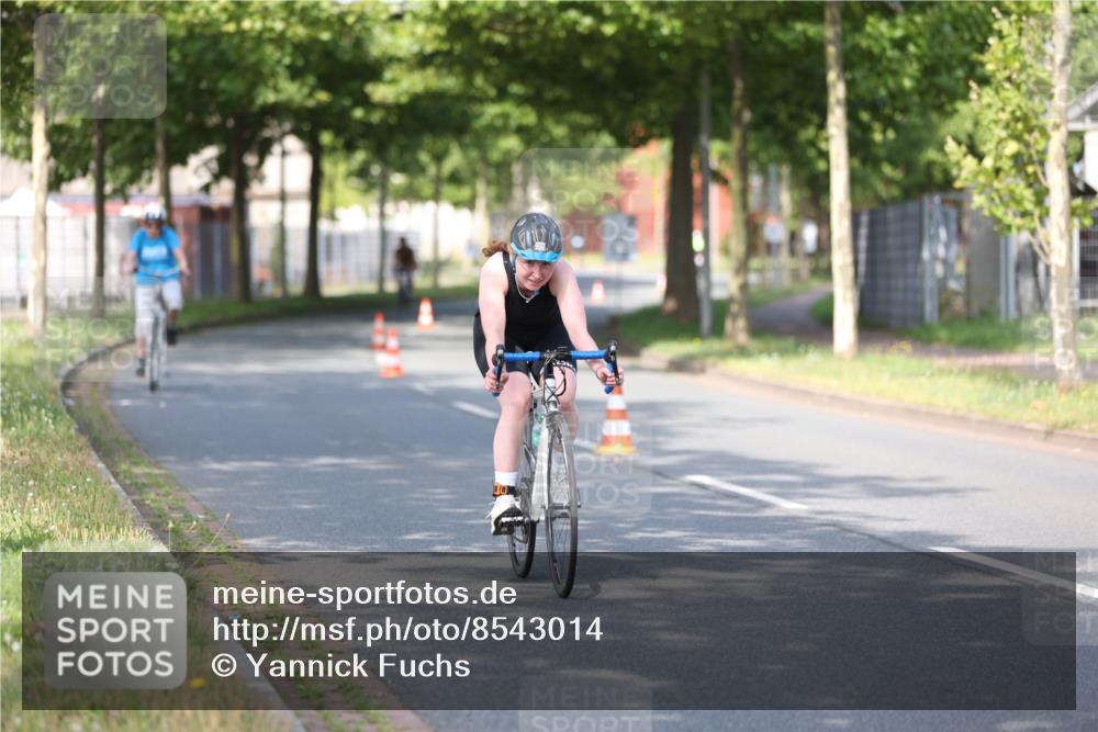 10.08.2025 - GEWOBA Citytriathlon Bremen Yannick Fuchs http://msf.ph/oto/8543014 10.08.2025 10:43:21 Radfahren 27, 51, 149, 361, 415, 422 meine-sportfotos.de