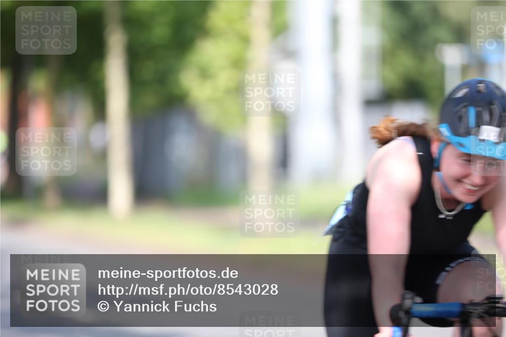 10.08.2025 - GEWOBA Citytriathlon Bremen Yannick Fuchs http://msf.ph/oto/8543028 10.08.2025 10:43:22 Radfahren 27, 51, 149, 361, 415, 422 meine-sportfotos.de