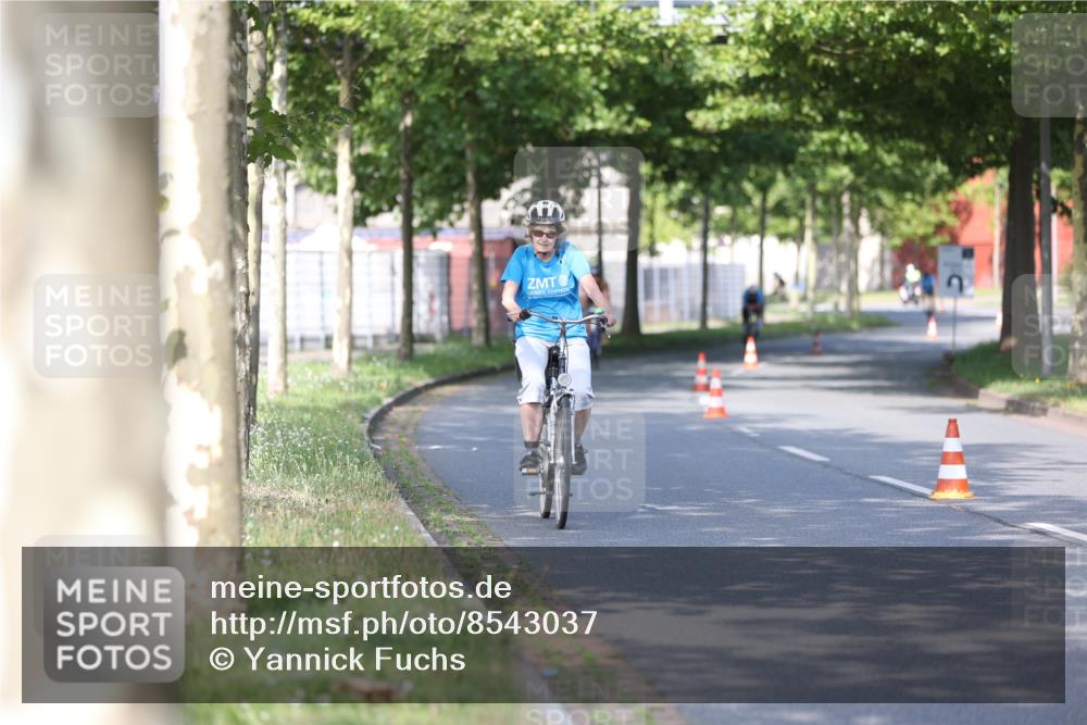10.08.2025 - GEWOBA Citytriathlon Bremen Yannick Fuchs http://msf.ph/oto/8543037 10.08.2025 10:43:24 Radfahren 27, 51, 53, 361, 415, 422 meine-sportfotos.de