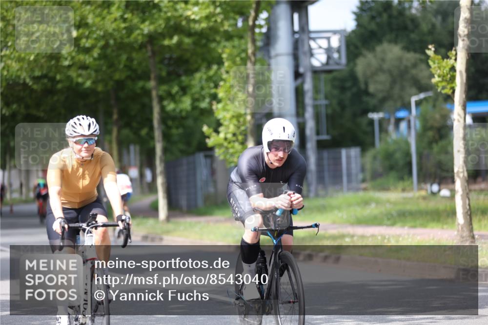 10.08.2025 - GEWOBA Citytriathlon Bremen Yannick Fuchs http://msf.ph/oto/8543040 10.08.2025 12:49:47 Radfahren 552, 637, 648, 666, 688, 689, 692, 715, 741, 856, 873, 922 meine-sportfotos.de