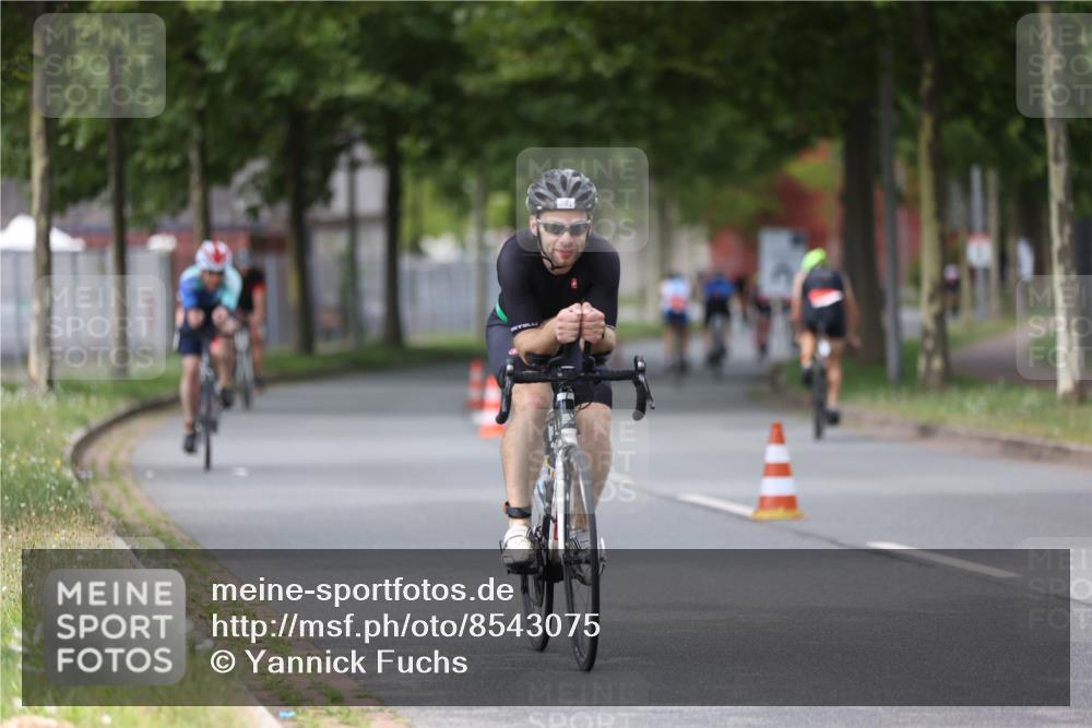 10.08.2025 - GEWOBA Citytriathlon Bremen Yannick Fuchs http://msf.ph/oto/8543075 10.08.2025 12:49:50 Radfahren 552, 637, 648, 666, 688, 689, 692, 715, 741, 856, 873, 922, 959 meine-sportfotos.de