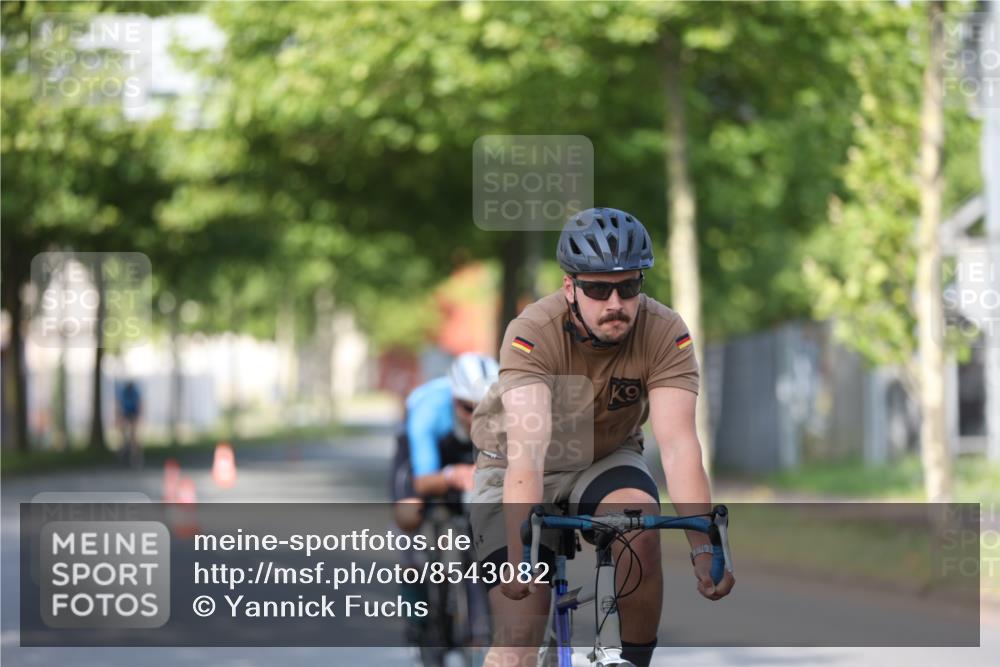 10.08.2025 - GEWOBA Citytriathlon Bremen Yannick Fuchs http://msf.ph/oto/8543082 10.08.2025 10:43:30 Radfahren 27, 53, 217, 361, 422 meine-sportfotos.de
