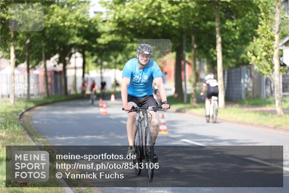 10.08.2025 - GEWOBA Citytriathlon Bremen Yannick Fuchs http://msf.ph/oto/8543106 10.08.2025 10:43:38 Radfahren 53, 217, 361, 422, 487, 507 meine-sportfotos.de
