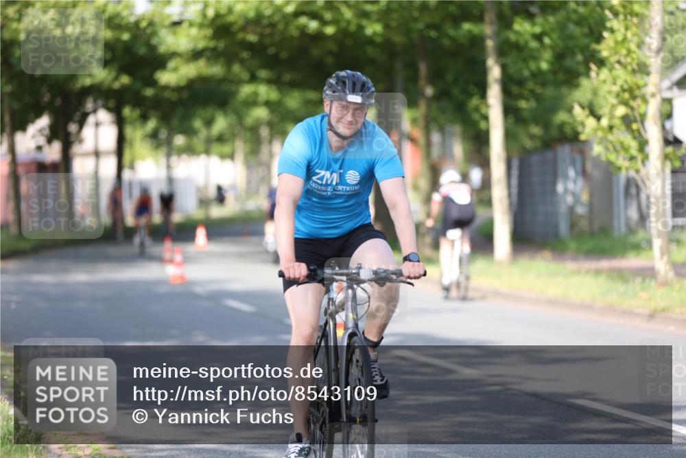 10.08.2025 - GEWOBA Citytriathlon Bremen Yannick Fuchs http://msf.ph/oto/8543109 10.08.2025 10:43:38 Radfahren 53, 217, 361, 422, 487, 507 meine-sportfotos.de
