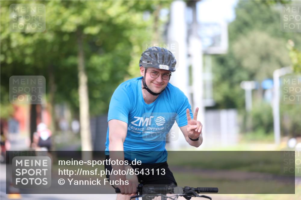 10.08.2025 - GEWOBA Citytriathlon Bremen Yannick Fuchs http://msf.ph/oto/8543113 10.08.2025 10:43:38 Radfahren 53, 217, 361, 422, 487, 507 meine-sportfotos.de