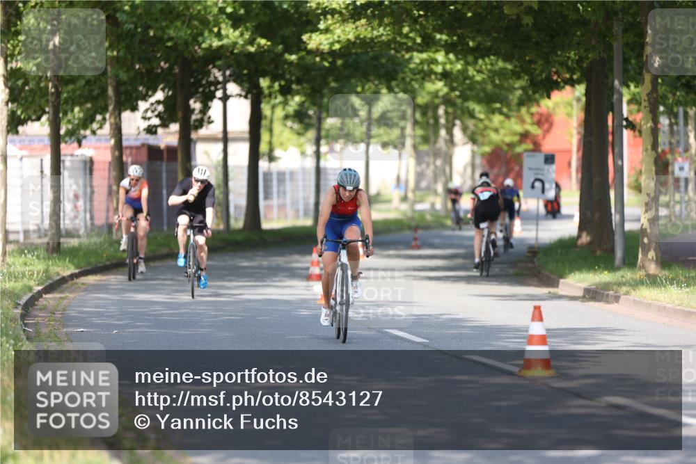 10.08.2025 - GEWOBA Citytriathlon Bremen Yannick Fuchs http://msf.ph/oto/8543127 10.08.2025 10:43:41 Radfahren 53, 217, 361, 422, 425, 487, 507 meine-sportfotos.de