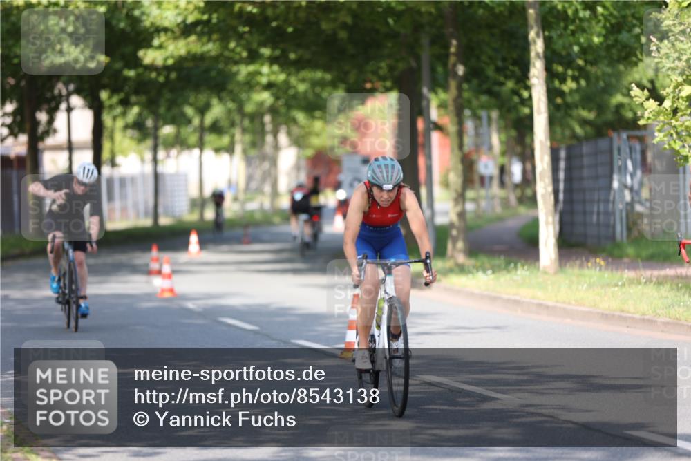10.08.2025 - GEWOBA Citytriathlon Bremen Yannick Fuchs http://msf.ph/oto/8543138 10.08.2025 10:43:42 Radfahren 53, 179, 217, 422, 425, 487, 507 meine-sportfotos.de