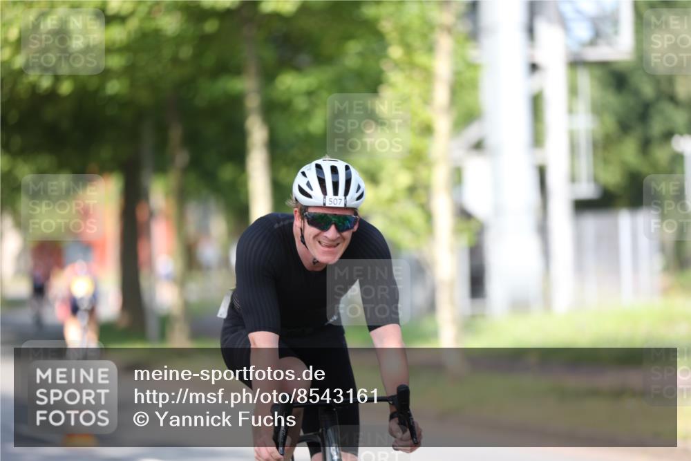 10.08.2025 - GEWOBA Citytriathlon Bremen Yannick Fuchs http://msf.ph/oto/8543161 10.08.2025 10:43:45 Radfahren 53, 179, 217, 422, 425, 487, 507 meine-sportfotos.de