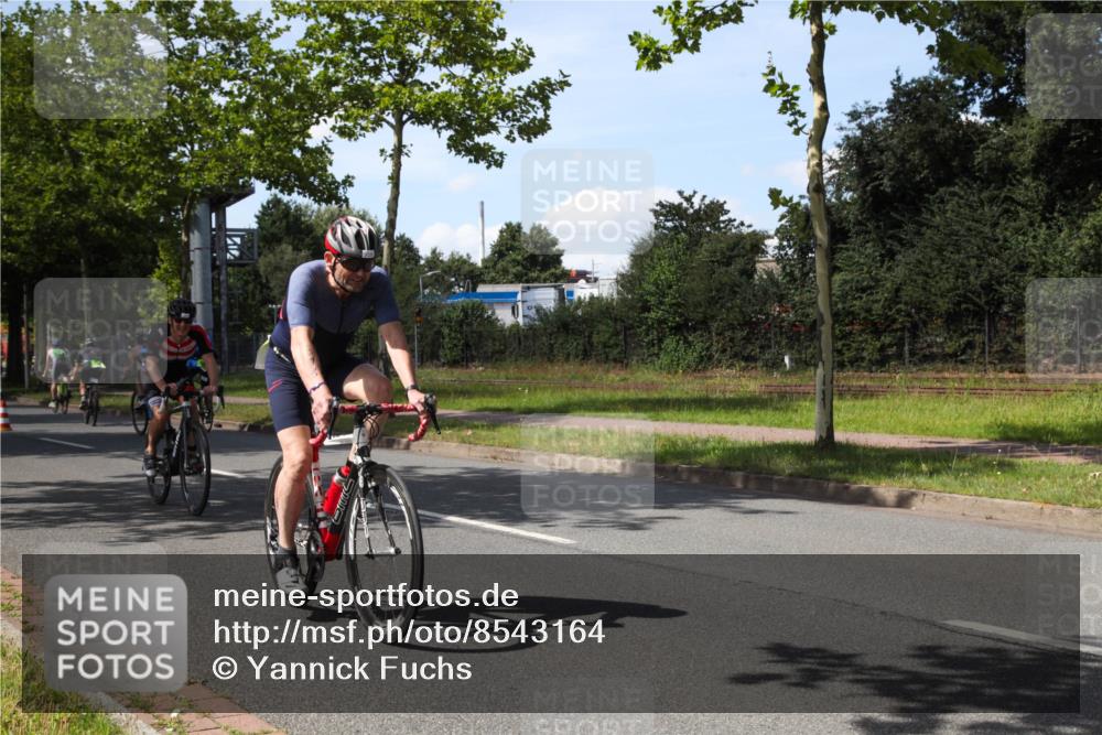 10.08.2025 - GEWOBA Citytriathlon Bremen Yannick Fuchs http://msf.ph/oto/8543164 10.08.2025 14:34:27 Radfahren 45, 76, 79, 88, 143, 144, 146, 214, 304, 316, 375, 392, 424, 443, 465, 515, 524 meine-sportfotos.de