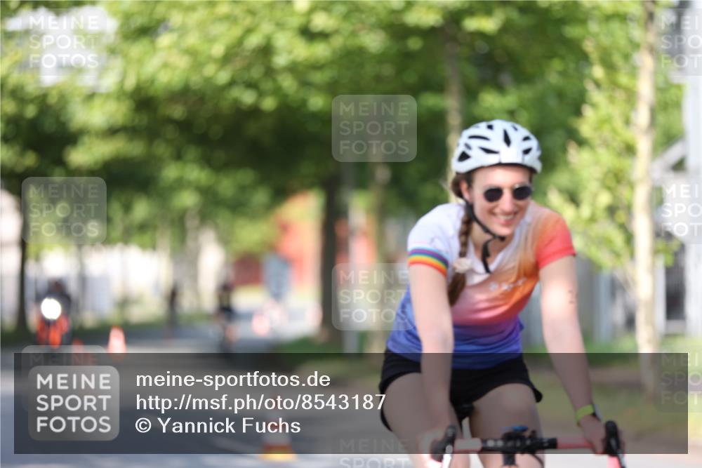 10.08.2025 - GEWOBA Citytriathlon Bremen Yannick Fuchs http://msf.ph/oto/8543187 10.08.2025 10:43:47 Radfahren 53, 179, 217, 425, 487, 507 meine-sportfotos.de