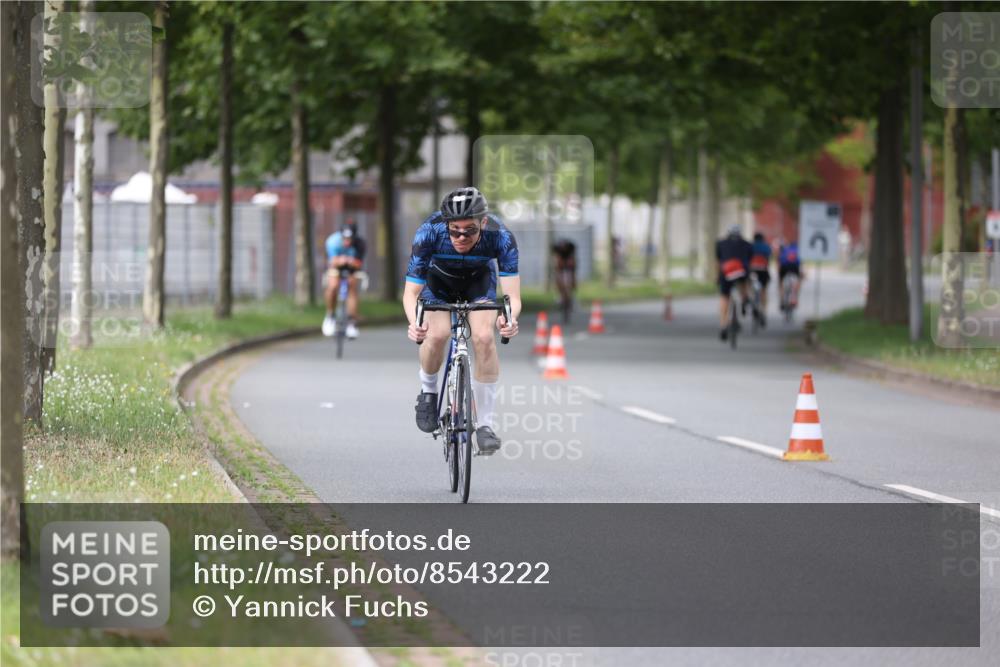 10.08.2025 - GEWOBA Citytriathlon Bremen Yannick Fuchs http://msf.ph/oto/8543222 10.08.2025 12:50:13 Radfahren 643, 722, 752, 820, 838, 852, 935, 959 meine-sportfotos.de