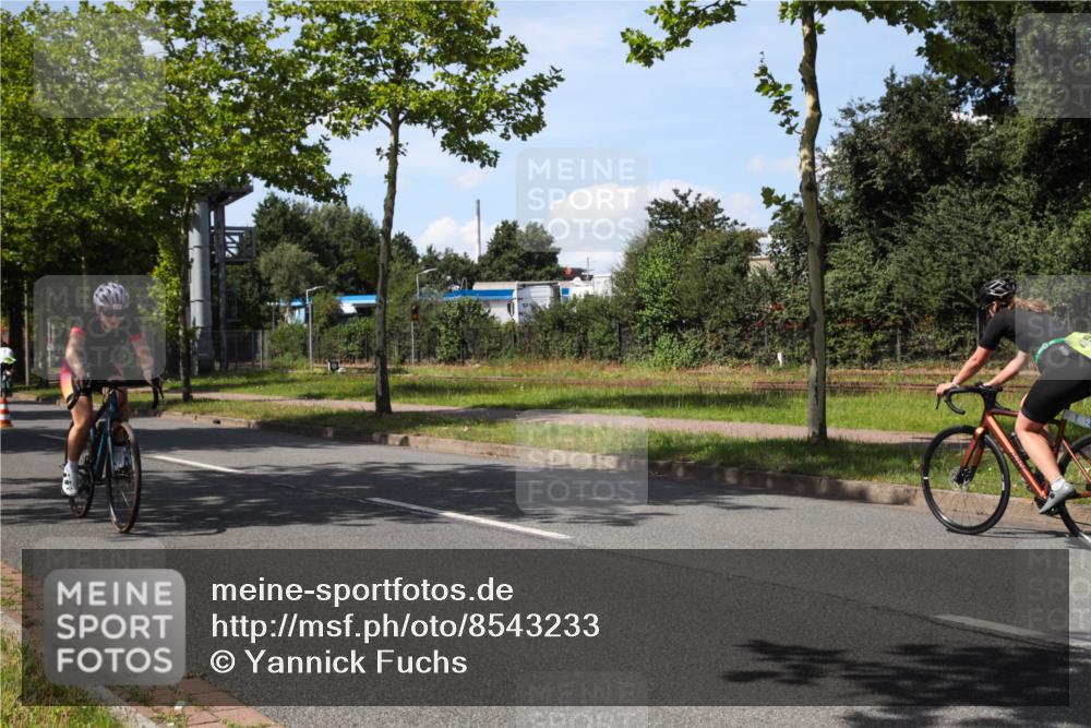 10.08.2025 - GEWOBA Citytriathlon Bremen Yannick Fuchs http://msf.ph/oto/8543233 10.08.2025 14:35:03 Radfahren 23, 31, 68, 72, 264, 268, 340, 398, 413, 430, 502 meine-sportfotos.de