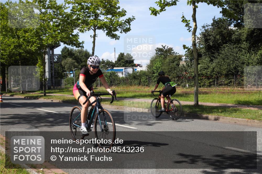 10.08.2025 - GEWOBA Citytriathlon Bremen Yannick Fuchs http://msf.ph/oto/8543236 10.08.2025 14:35:04 Radfahren 23, 31, 68, 72, 264, 268, 340, 398, 413, 430 meine-sportfotos.de