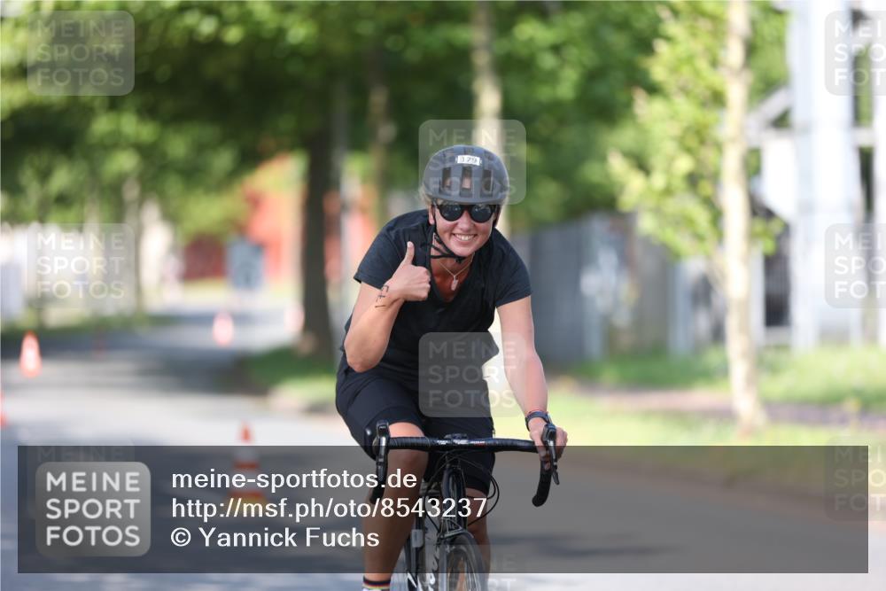 10.08.2025 - GEWOBA Citytriathlon Bremen Yannick Fuchs http://msf.ph/oto/8543237 10.08.2025 10:43:58 Radfahren 179, 425, 507 meine-sportfotos.de