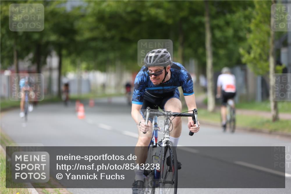 10.08.2025 - GEWOBA Citytriathlon Bremen Yannick Fuchs http://msf.ph/oto/8543238 10.08.2025 12:50:14 Radfahren 643, 722, 752, 820, 838, 852, 935 meine-sportfotos.de
