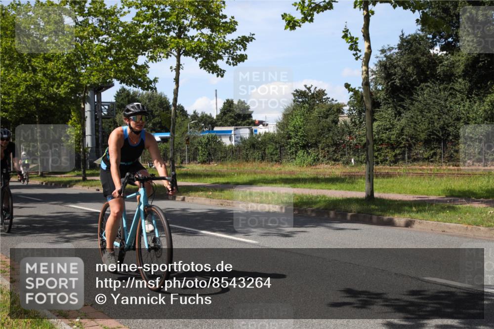 10.08.2025 - GEWOBA Citytriathlon Bremen Yannick Fuchs http://msf.ph/oto/8543264 10.08.2025 14:35:22 Radfahren 38, 43, 98, 127, 133, 264, 398, 414 meine-sportfotos.de