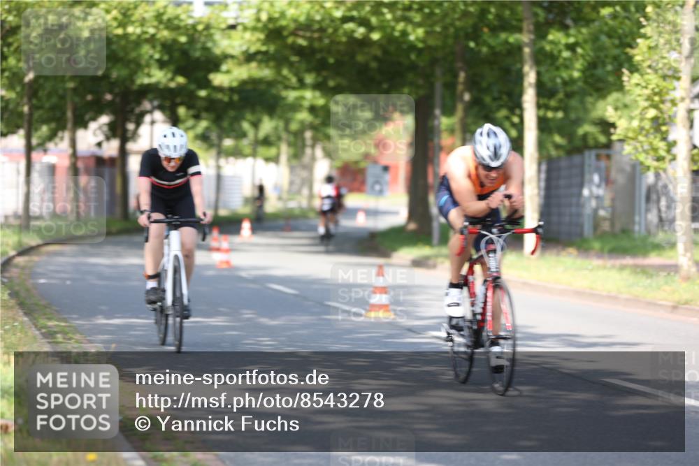 10.08.2025 - GEWOBA Citytriathlon Bremen Yannick Fuchs http://msf.ph/oto/8543278 10.08.2025 10:44:32 Radfahren 235, 351, 465, 511 meine-sportfotos.de
