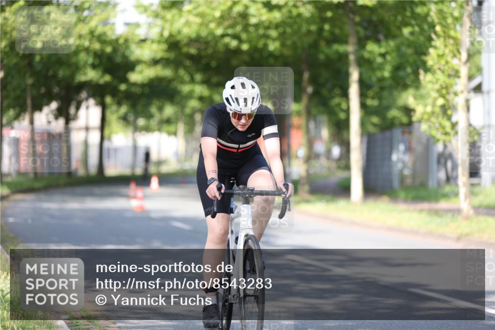 10.08.2025 - GEWOBA Citytriathlon Bremen Yannick Fuchs http://msf.ph/oto/8543283 10.08.2025 10:44:33 Radfahren 235, 351, 465, 511 meine-sportfotos.de