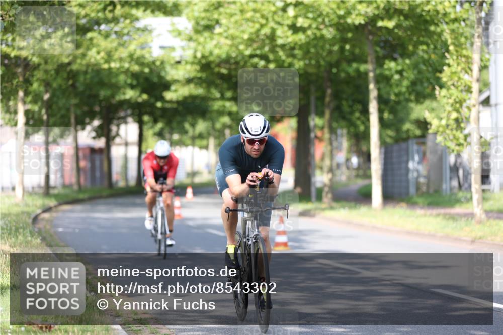 10.08.2025 - GEWOBA Citytriathlon Bremen Yannick Fuchs http://msf.ph/oto/8543302 10.08.2025 10:45:41 Radfahren 386, 509 meine-sportfotos.de