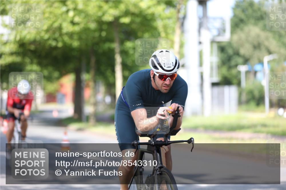 10.08.2025 - GEWOBA Citytriathlon Bremen Yannick Fuchs http://msf.ph/oto/8543310 10.08.2025 10:45:42 Radfahren 386, 509 meine-sportfotos.de