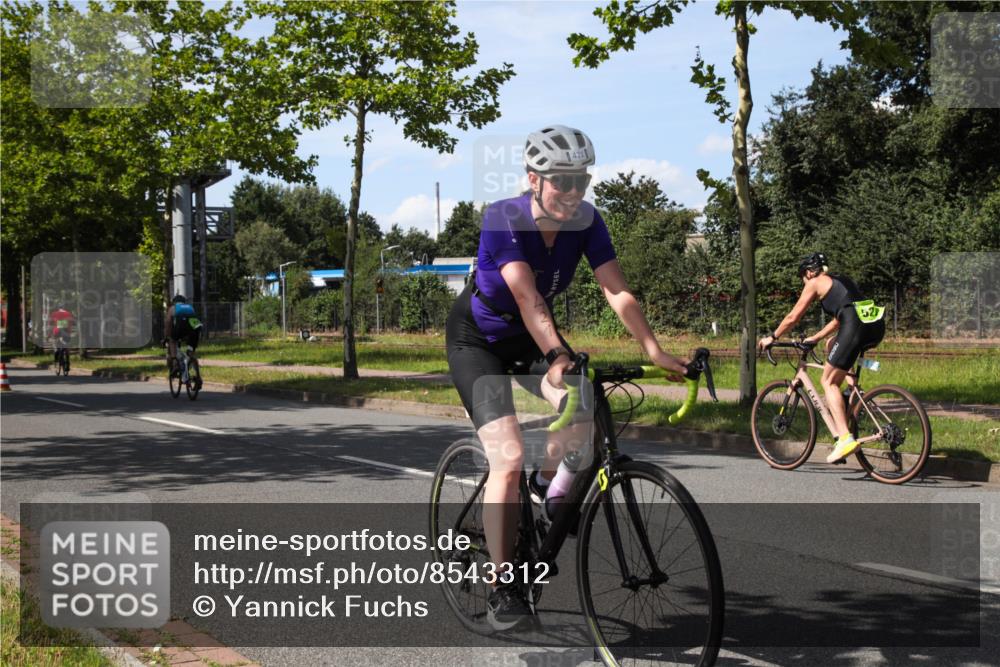 10.08.2025 - GEWOBA Citytriathlon Bremen Yannick Fuchs http://msf.ph/oto/8543312 10.08.2025 14:35:44 Radfahren 64, 108, 129, 173, 233, 319, 339, 395, 421 meine-sportfotos.de