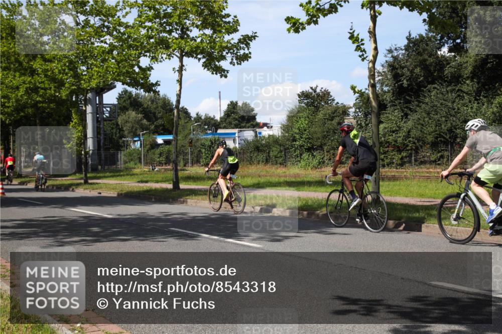 10.08.2025 - GEWOBA Citytriathlon Bremen Yannick Fuchs http://msf.ph/oto/8543318 10.08.2025 14:35:45 Radfahren 64, 108, 129, 173, 233, 319, 339, 395, 421 meine-sportfotos.de