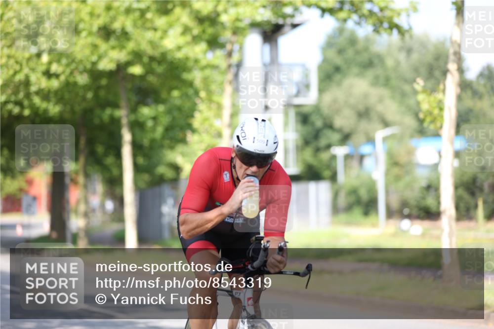 10.08.2025 - GEWOBA Citytriathlon Bremen Yannick Fuchs http://msf.ph/oto/8543319 10.08.2025 10:45:43 Radfahren 386, 509 meine-sportfotos.de