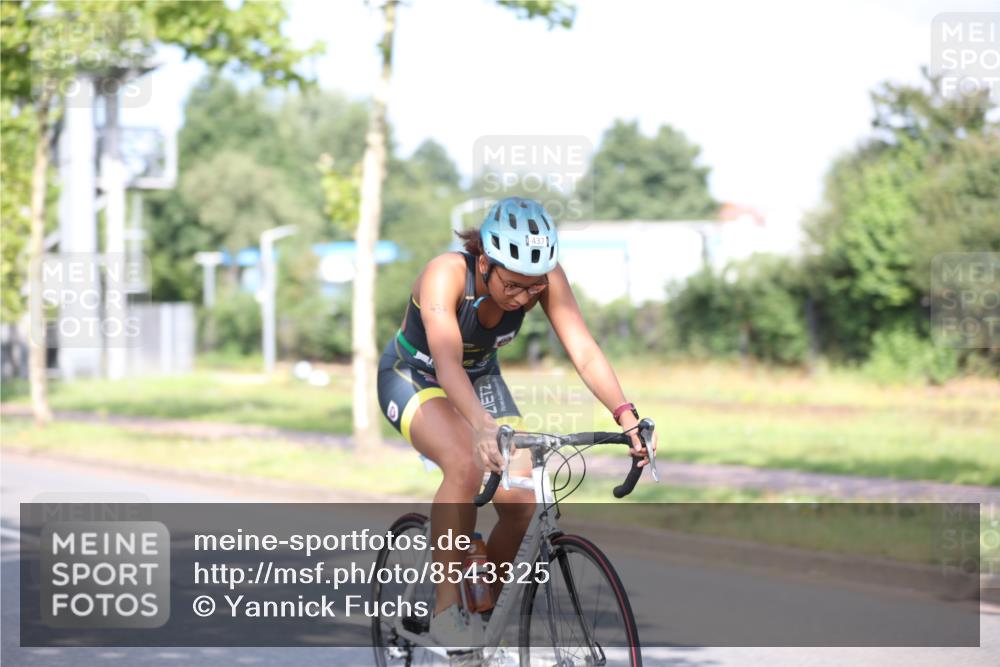 10.08.2025 - GEWOBA Citytriathlon Bremen Yannick Fuchs http://msf.ph/oto/8543325 10.08.2025 10:46:08 Radfahren 437, 510 meine-sportfotos.de