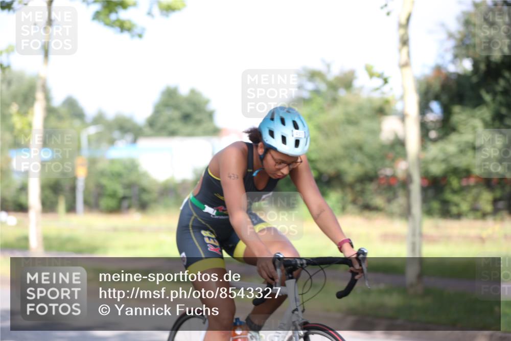 10.08.2025 - GEWOBA Citytriathlon Bremen Yannick Fuchs http://msf.ph/oto/8543327 10.08.2025 10:46:08 Radfahren 437, 510 meine-sportfotos.de
