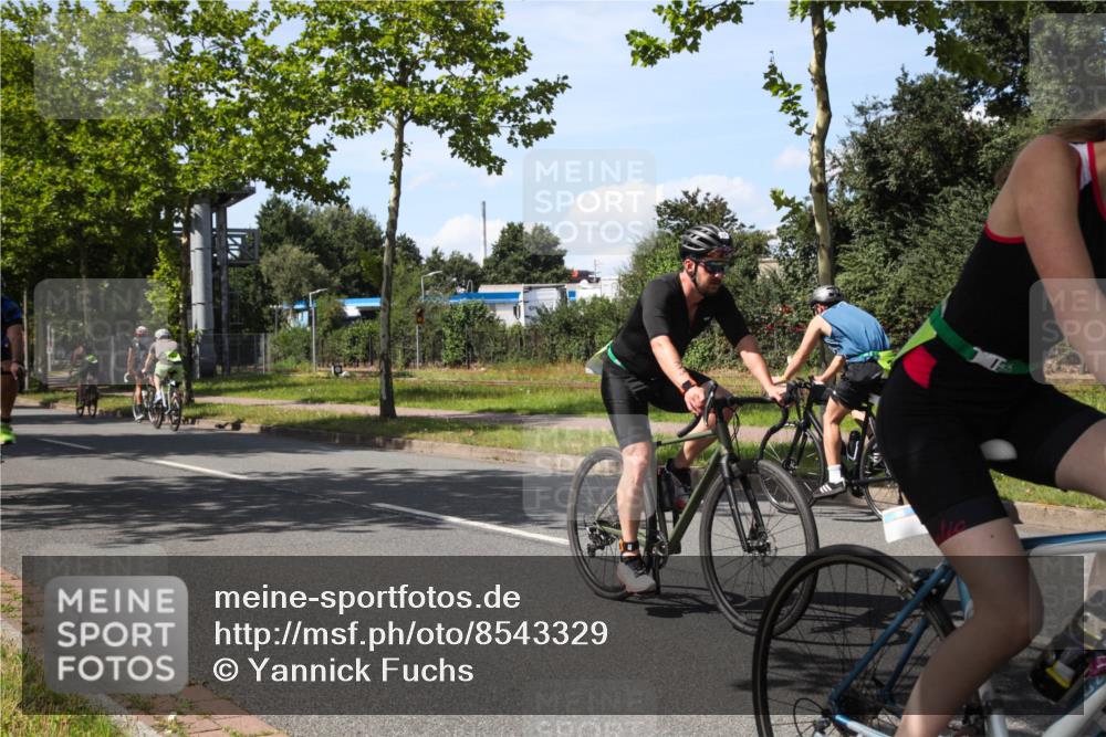 10.08.2025 - GEWOBA Citytriathlon Bremen Yannick Fuchs http://msf.ph/oto/8543329 10.08.2025 14:35:48 Radfahren 64, 108, 129, 173, 233, 319, 339, 395, 421 meine-sportfotos.de