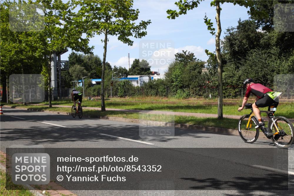10.08.2025 - GEWOBA Citytriathlon Bremen Yannick Fuchs http://msf.ph/oto/8543352 10.08.2025 14:36:02 Radfahren 32, 129, 261, 395, 437, 452 meine-sportfotos.de