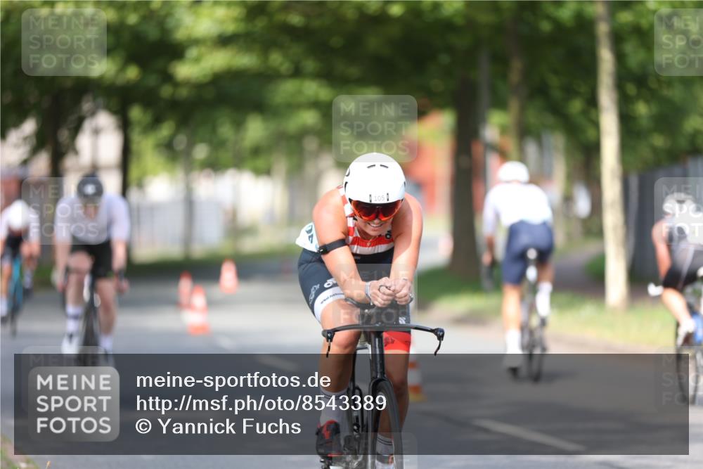 10.08.2025 - GEWOBA Citytriathlon Bremen Yannick Fuchs http://msf.ph/oto/8543389 10.08.2025 10:49:10 Radfahren 81, 105, 151, 213, 245, 407, 420, 430 meine-sportfotos.de