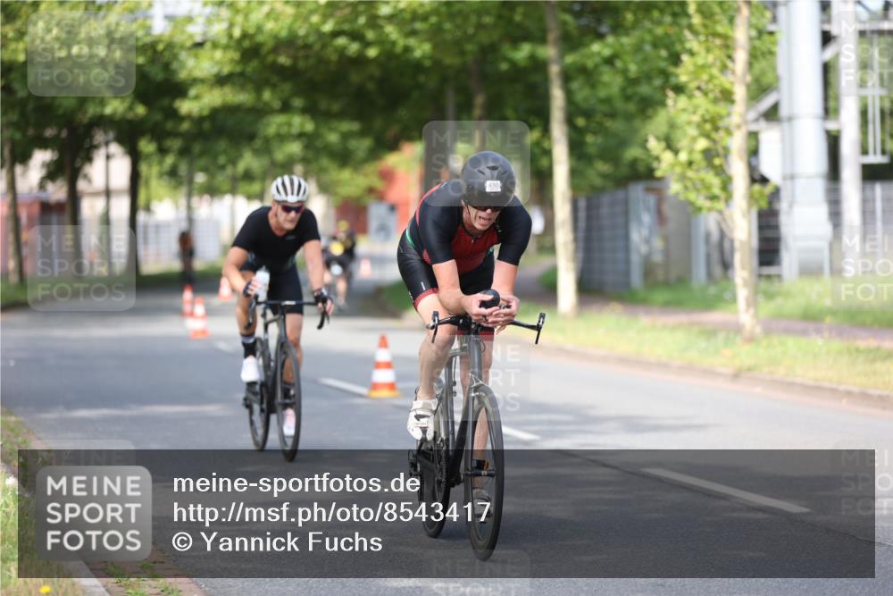 10.08.2025 - GEWOBA Citytriathlon Bremen Yannick Fuchs http://msf.ph/oto/8543417 10.08.2025 10:49:14 Radfahren 81, 105, 151, 213, 245, 387, 407, 420, 430 meine-sportfotos.de